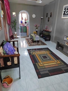 Taman Daya Low cost Flat fully renovation for sale