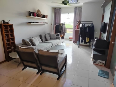 Green Suria Apartment Room For Rent (Female Only)