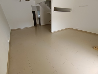 Oug 2 Storey Renovated Terrace House For Rent