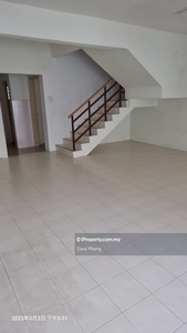 2 storey terrace house with aircond 20 x 70 can park 2 cars