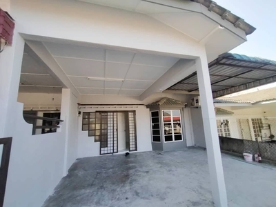 Bukit Beruang Taman Bunga Raya,Newly Renovated Single Storey House For Rent RM 900/month ( CHAN 0105280170 )