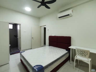 Fully Furnished Master Room at Majestic Maxim @ MRT Taman Connaught