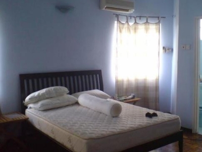 Master bedroom at ken Damansara