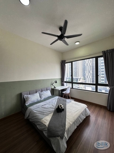 ‍ ✨Cozy Female Unit Master Bedroom with City View for Rent