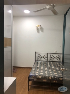 [Female] MASTER BEDROOM WITH PRIVATE TOILET & CARPARK FOR RENT