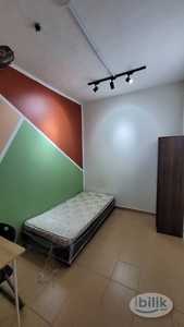 SS17 Female Unit Comfy Single Room 5 Min Walking Distance to SS15 LRT station