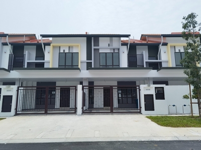 20x70 double-storey terrace house Bywater for rent!