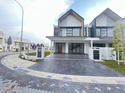Brand New Corner Basic Furnished 2 Stry House At Jade Hills Kajang For Rent!!