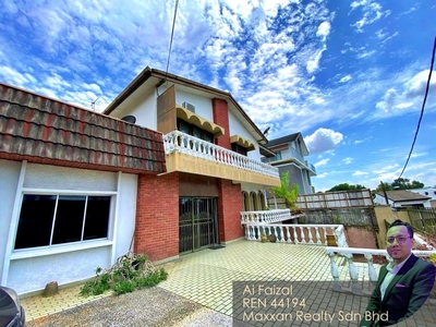 Corner Bungalow SS1 Kampung Tunku Petaling Jaya With Solid wood floor finishing