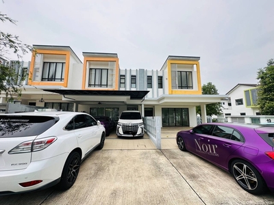 Freehold, Renovated, Partly Furnished & Below MV : Double Storey Superlink House Jalan Ecohill 3, Semenyih