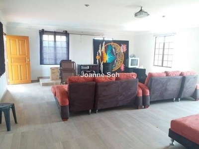 Kajang 2.5 Storey Bungalow @ Country Heights for rent