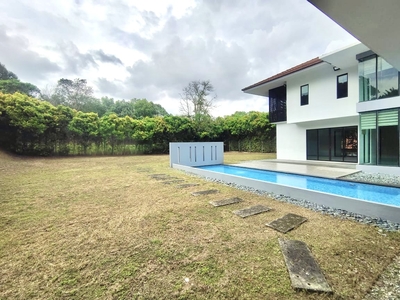 Ledang Heights Bungalow with big swimming pool