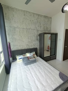 Male Room for rent at Suriamas Suite @ Larkin JB