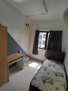 NearMont Kiara, Publika, Matrade Single Room with aircond rent at Sri Putramas 1