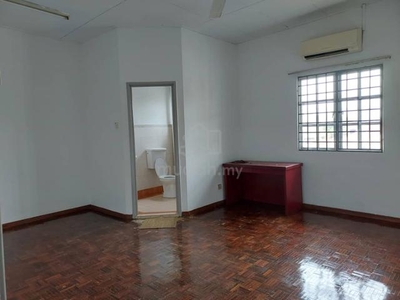 PARTIALLY FURNISHED 2-Storey Terrace House Tmn Sentosa Klang For Rent