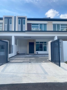 Tmn Bukit Impian,Skudai Double Storey House For Rent