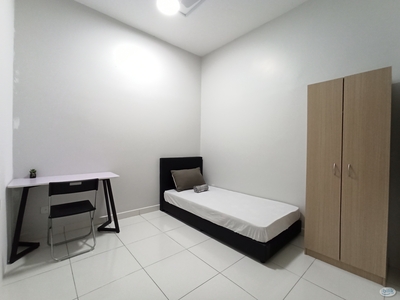 Bukit Indah Comfortable and Big Single Room for Rent