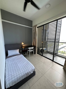 ✨ Comfy Single Room with Balcony & City View for RENT at The Petalz, Old Klang Road