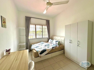Free Utilities Fully Furnished Master Room/Superb Location