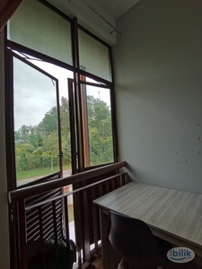 ✅Nearby KD RM550 single bed with nice view at Subang Bestari landed house