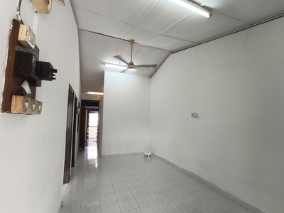 Petaling Jaya Section 51A Single storey 3 rooms 2 bathrooms Strategic location