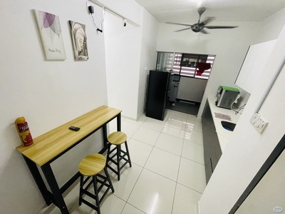 Private Middle Room with Balcony for Rent. Location Kuchai Lama
