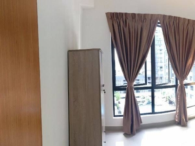 Room For Rent Utropolis Urbano Glenmarie Shah Alam, Fully Furnished Beside UOW School