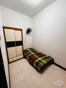 Single Room with Private Bathroom near MRT MUTIARA DAMANSARA