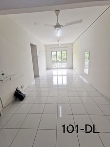 [SUPER VALUE BUY] 811sqft Akasia Apartment Berjaya Park Seksyen 32, Shah Alam. 3 Rooms & 2 Bathrooms