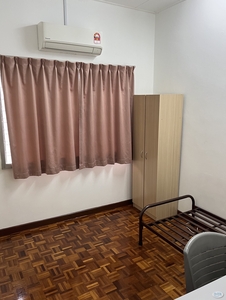 USJ Subang Room For Rent (walking distance to LRT Station)