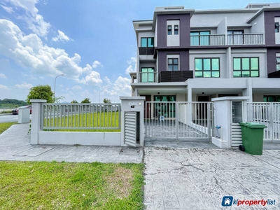 3 bedroom Townhouse for sale in Bangi
