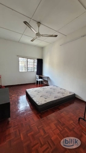 Bandar Puchong Jaya jalan tempua Middle Room To Rent