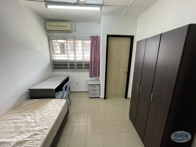 [Female Unit] Middle Room with attached bathroom at SS15, Subang Jaya