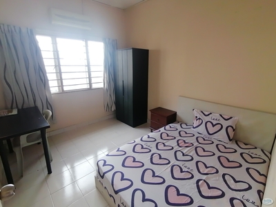 ==include Utility==Medium Bedroom for Rent at Suriamas Condominium