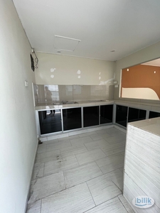 Limited Master Room near to Centro Mall Klang Move in IMMEDIATELY !