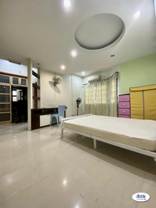 LIMITED UNIT Master Room at Bandar Utama 4 - ( NEARBY THECURVE , ONEUTAMA )
