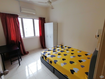 ==Limited Unit==MEDIUM Room for Rent at Suriamas Condominium