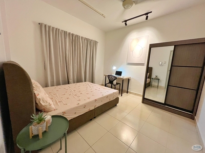 Middle Room at SuriaMas, Bandar Sunway