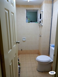 Small Room at SuriaMas, Bandar Sunway (Only Female Unit) (Indoor Car Park available)