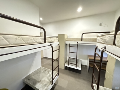 Suitable for 3️⃣ PERSON Bunk Bed Room with Private Bathroom at Bukit Bintang ️ Stay nearby Berjaya Times Square, Lalaport, Pavilion Bukit Bintang