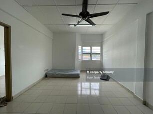 2 Mins Driving Distance to MRT Station, Move in Condition, Non Bumi