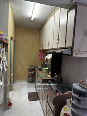 Desa Rahmat Apartment (Opp Spicy Arena) 3-Bedrooms 700sqft Renovated