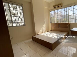 Gambier Heights Corner Well Maintained Unit For Sales