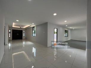 Single Storey Terrace @ Taman Universiti Corner Lot for Sale