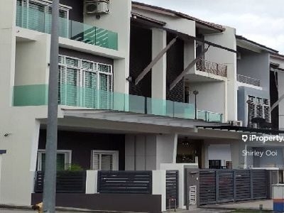 2.5 storey terrace house, gated guarded community