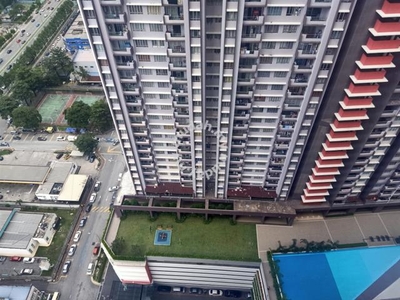 Condo for sale at Platinum Lake PV 21,near to shops, school, park, lrt