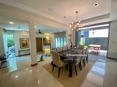 Beautiful, Tastefully Curated Home with High-end Finishes and Fittings