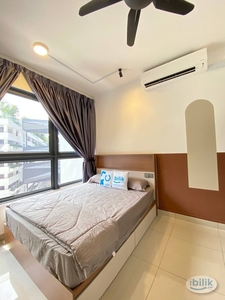 Fully Furnished Queen Bedroom With City View