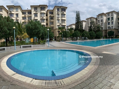 Subang Jaya court 9 Freehold Apartment with lift and facility for Sale