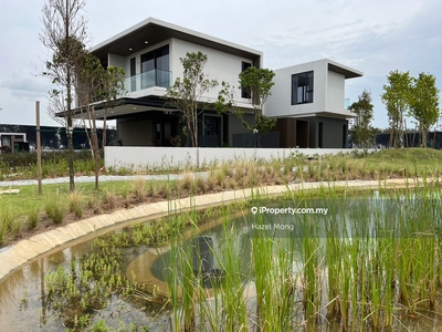 Waterfront bungalow super low density mansion design